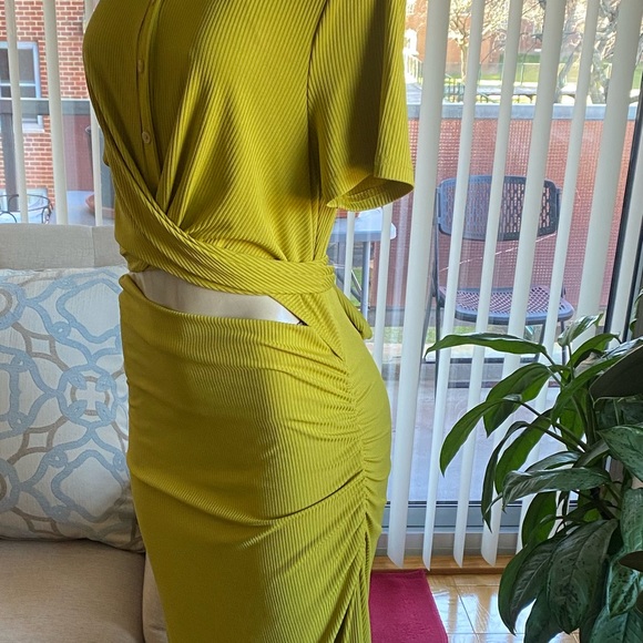 Elegant Lime Green Midi Cider Dress Size XL. - Picture 10 of 15